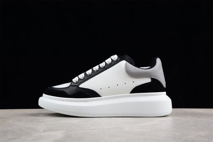 Alexander McQueen Oversized Sneaker in Black/white/grey