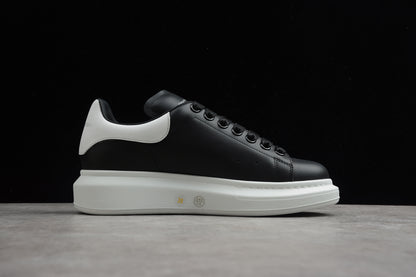 Alexander McQueen Oversized Sneaker in Black