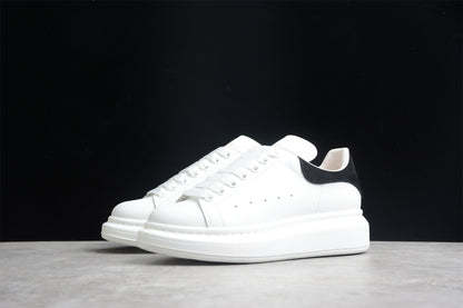 Alexander McQueen Oversized Sneaker in White/black