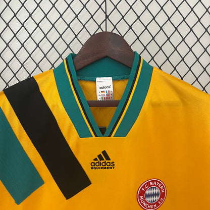 Retro Bayern Munich 93/95 Away S-XXL8