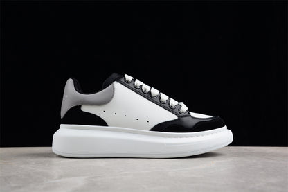 Alexander McQueen Oversized Sneaker in Black/white/grey