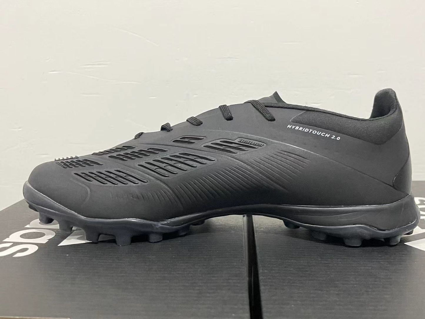 PREDATOR ELITE turf