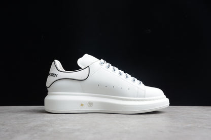 Alexander McQueen Oversized Sneaker in White/black