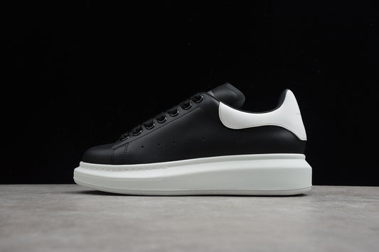 Alexander McQueen Oversized Sneaker in Black