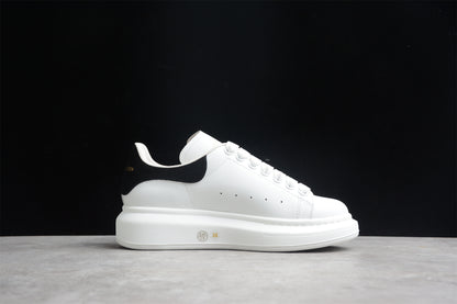 Alexander McQueen Oversized Sneaker in White/black