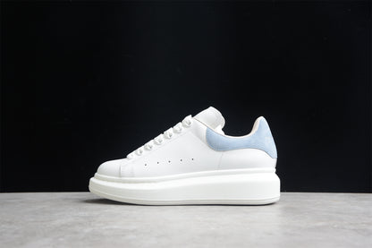 Alexander McQueen Sneaker in White/powder Blue